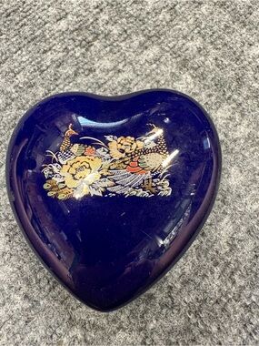 Heart-Shaped Trinket Box Hand Painted with Gold Accents Japan